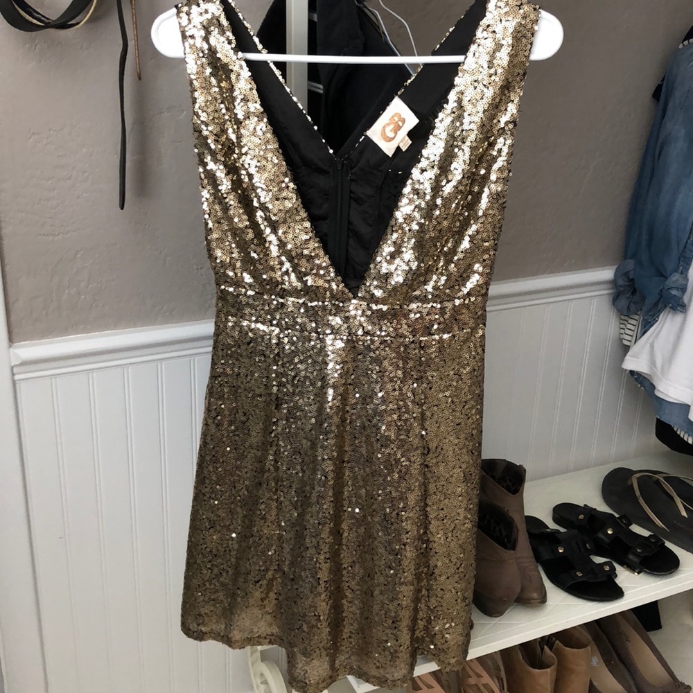 CUTE GB Dress!!!! Worn ONCE! ✨